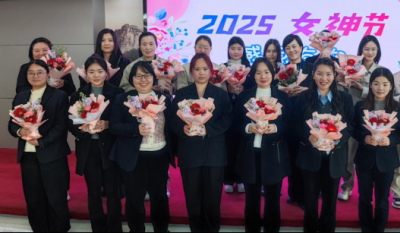 与花相约，，，，，，致敬最美的她——记合肥99499威尼斯2025三八女神节花艺活动
